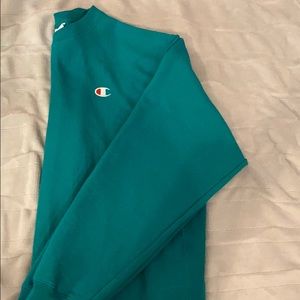 Barely worn Champion sweatshirt.
